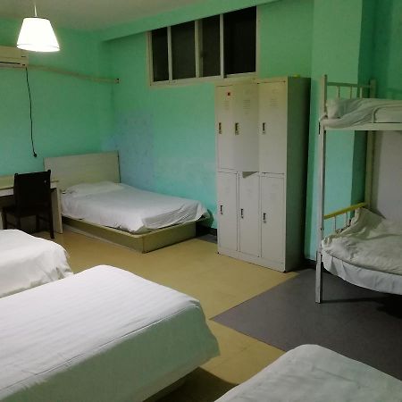 25°C Four Season Youth Hostel 青岛 外观 照片