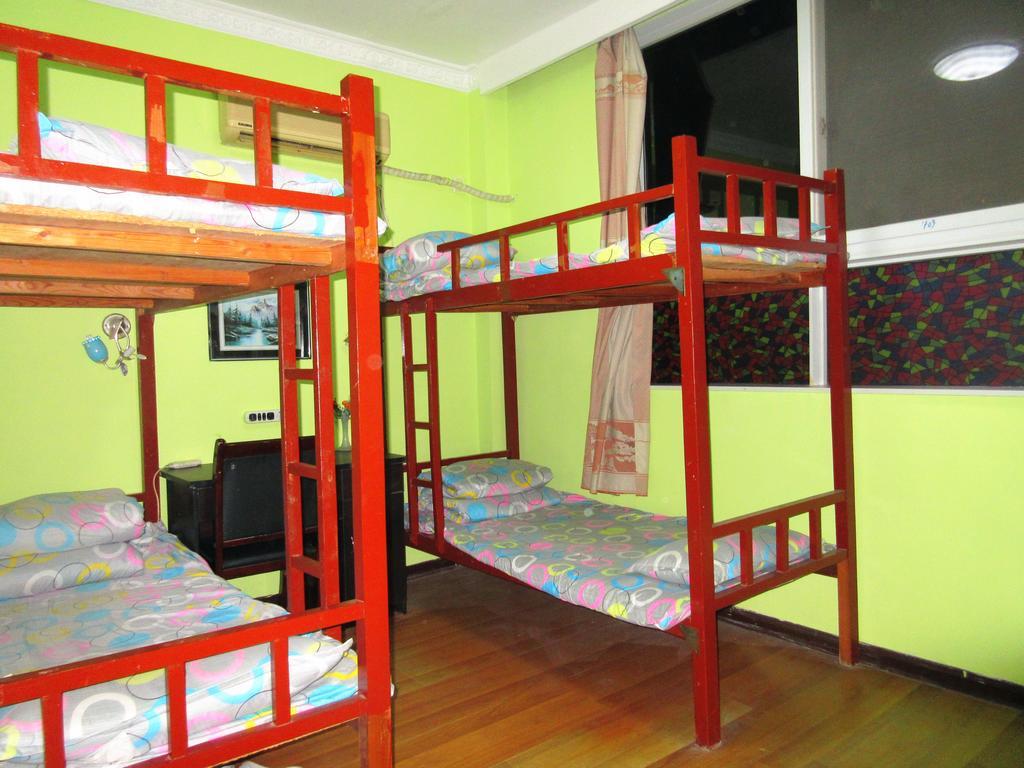 25°C Four Season Youth Hostel 青岛 外观 照片