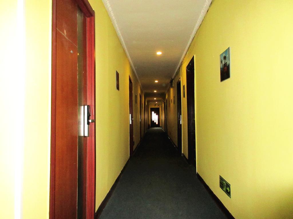 25°C Four Season Youth Hostel 青岛 外观 照片