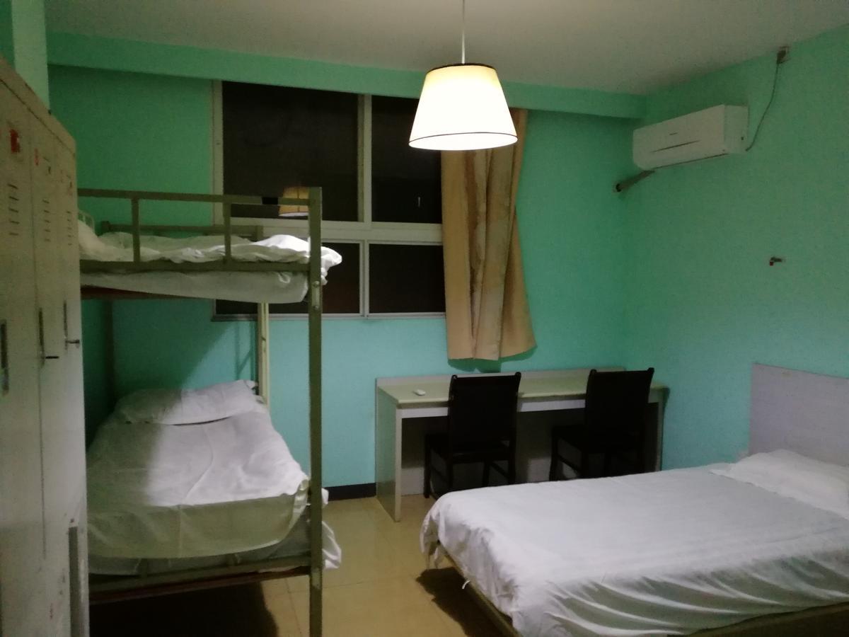 25°C Four Season Youth Hostel 青岛 外观 照片