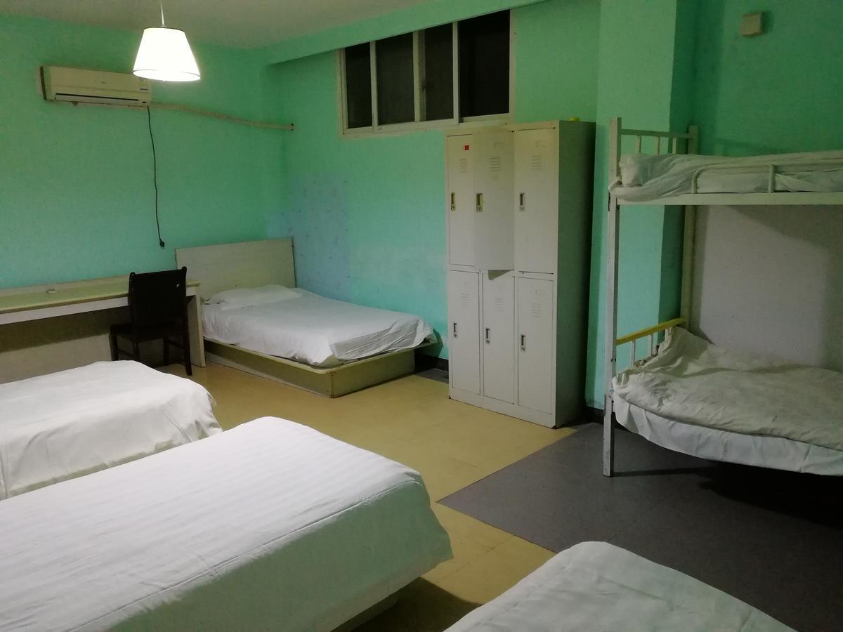 25°C Four Season Youth Hostel 青岛 外观 照片
